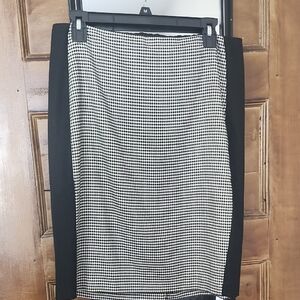 White House Black Market Houndstooth Pencil Skirt